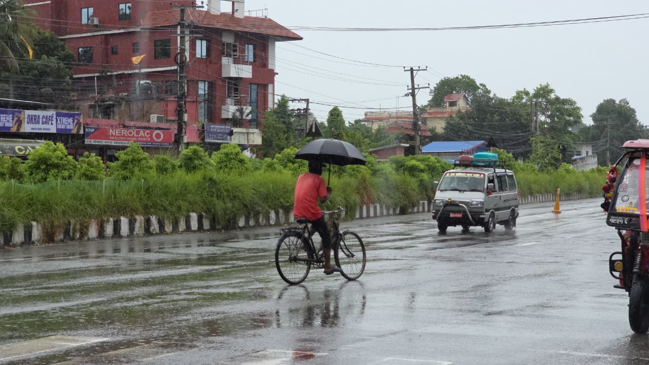 <span class='c1'>विराटनगरमा निरन्तर झरी, बजारमा कम चहलपहल</span> <span class='c2'>, मोरङ प्रशासानद्धारा सर्तक रहन आग्रह</span>