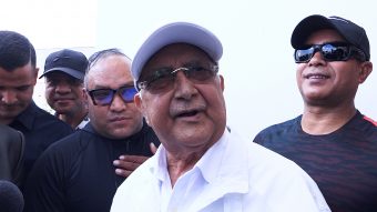 <span class='c1'>थुतुनोमै माइक नघोच्नुस्, प्रश्नअघि</span> <span class='c2'>अनुमति लिनुस्’: ओली</span>
