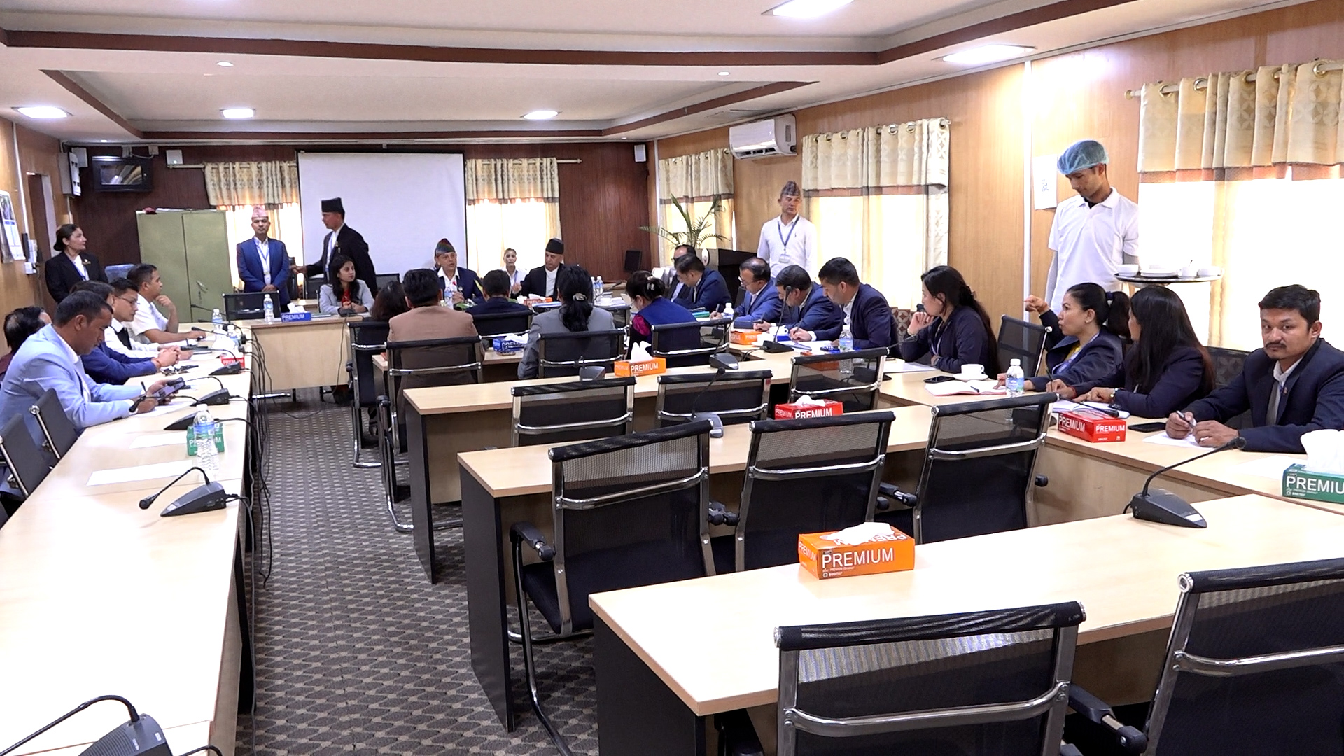 <span class='c1'>प्रतिनिधिसभाको बैठक बुधबारलाई आव्हान : महाविपत्तिबारे</span> <span class='c2'>विशेष प्रस्तावमा दलका नेताले बोल्ने</span>