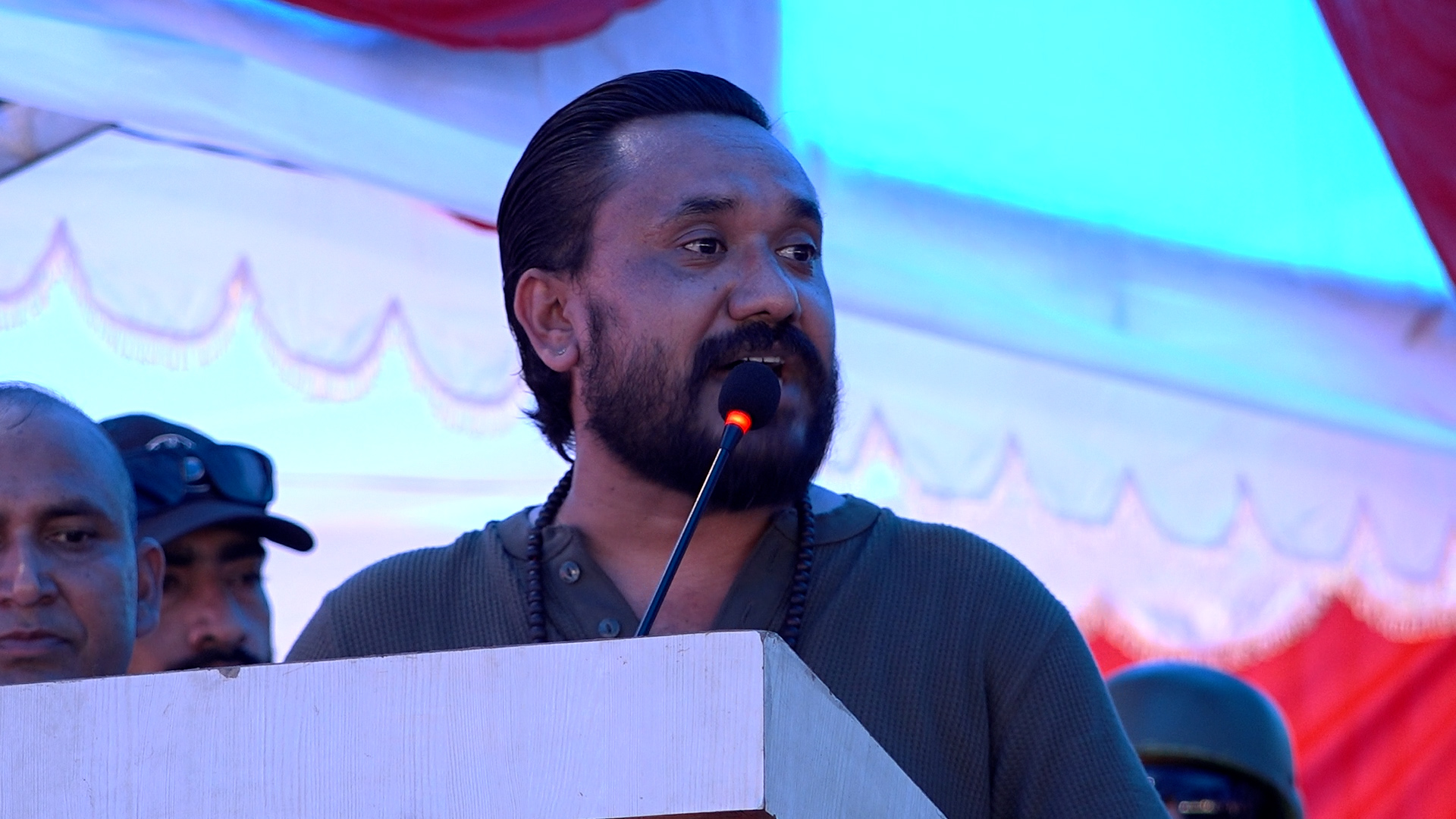 <span class='c1'>सहीद परिवारलाई सुनारको सान्तवना : ‘तिम्रो छोराले</span> <span class='c2'>गोली खाएर देशले सिटामोल खान पायो’</span>