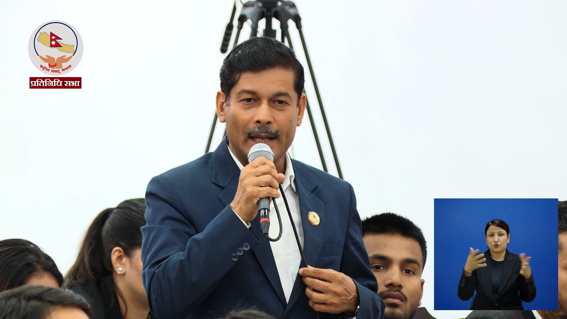 <span class='c1'>ग्यास नियमित रूपमा आइरहेको छ तर</span> <span class='c2'>वितरण प्रणालीमा समस्या देखियो : श्रेष्ठ</span>