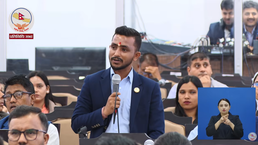 <span class='c1'>जेनजी सांसदलाई प्रधानमन्त्रीको सुझाव : राजनीतिलाई</span> <span class='c2'>पेसा बनाउने होइन्,‘साइड बिजनेस पनि गर्नुस्’</span>