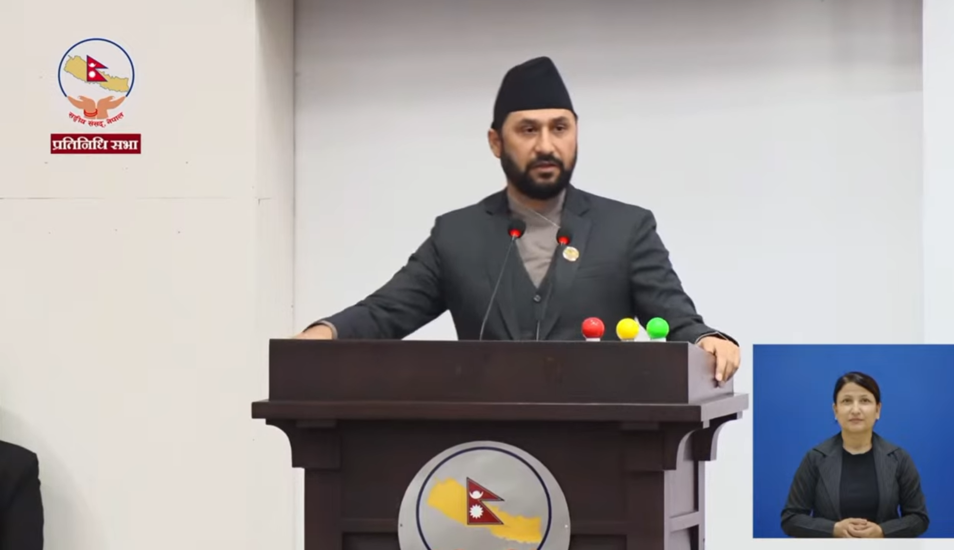 <span class='c1'>विपत्तिमा सरकारको भूमिकामाथि प्रश्न गर्ने</span> <span class='c2'>ठाउँ छैन : रवि लामिछाने</span>