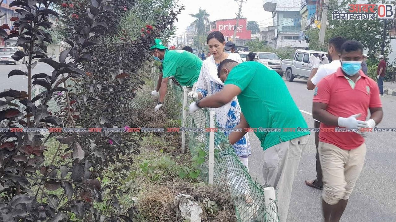 <span class='c1'>विराटनगरको बगरगाछीबाट बृहत्</span> <span class='c2'>सरसफाइ अभियान सुरु</span>