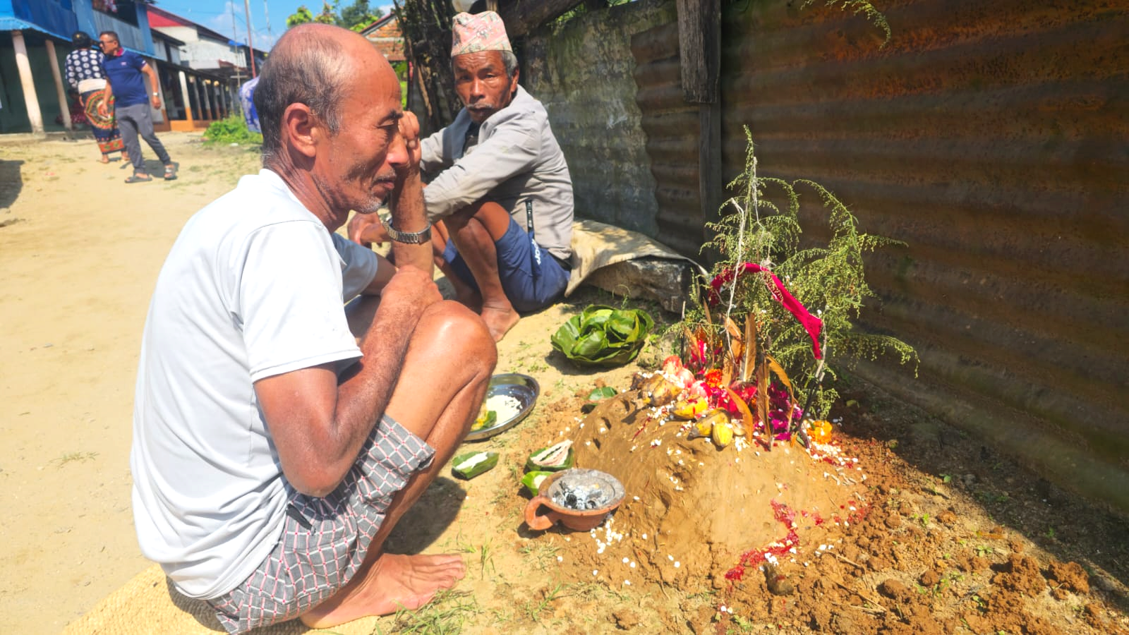<span class='c1'>बोन परम्परा अनुसार</span> <span class='c2'>भीमसेनको पूजा</span>