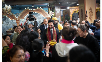 <span class='c1'>न्युयोर्कका मेयरले हिन्दूहरुसँग</span> <span class='c2'>मनाए दशैं</span>