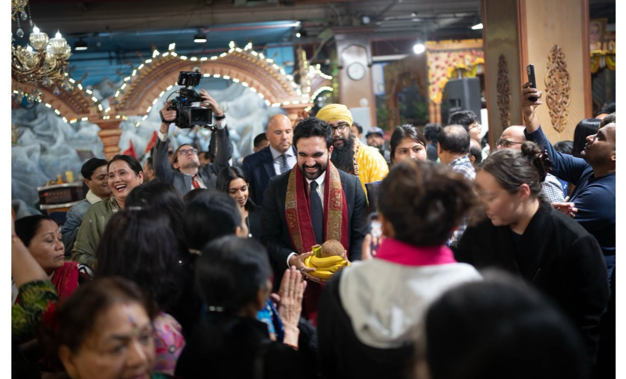 <span class='c1'>न्युयोर्कका मेयरले हिन्दूहरुसँग</span> <span class='c2'>मनाए दशैं</span>