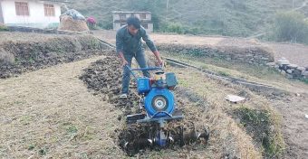 <span class='c1'>किसानका लागि भरपर्दो सारथी हाते</span> <span class='c2'>ट्याक्टर : खेतीपातीमा नयाँ बहार</span>