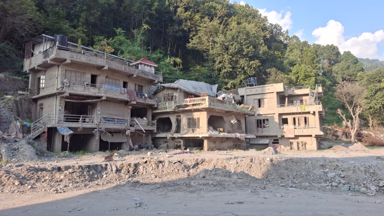 <span class='c1'>भोटेकोशी बाढीपछिको बेत्रावतीको</span> <span class='c2'>हालको अवस्था (तस्विरहरु)</span>