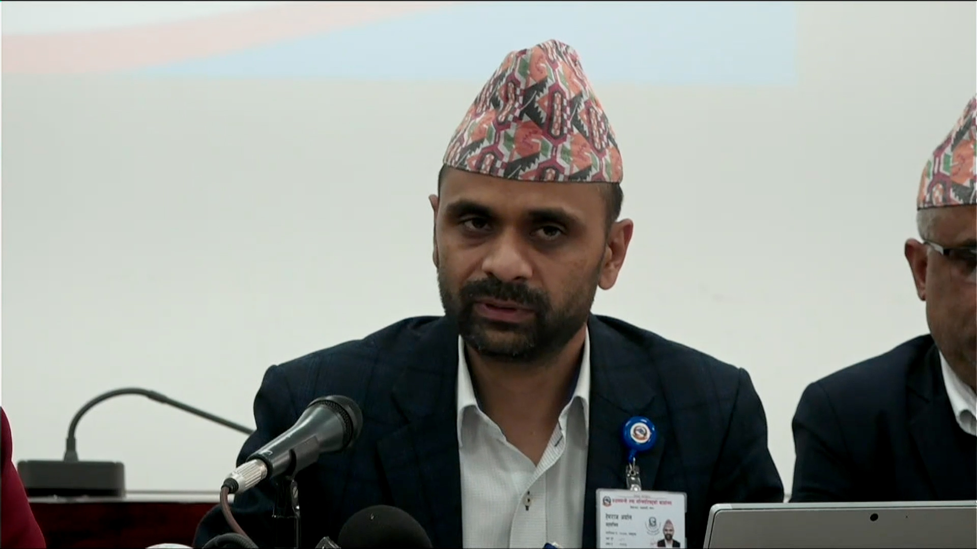 <span class='c1'>विभिन्न सार्वजनिक निकायमा ६११ पदाधिकारी नियुक्ति, सफ्टवेयर</span> <span class='c2'>विकास केन्द्रमा ४२ विज्ञ कर्मचारी माग</span>