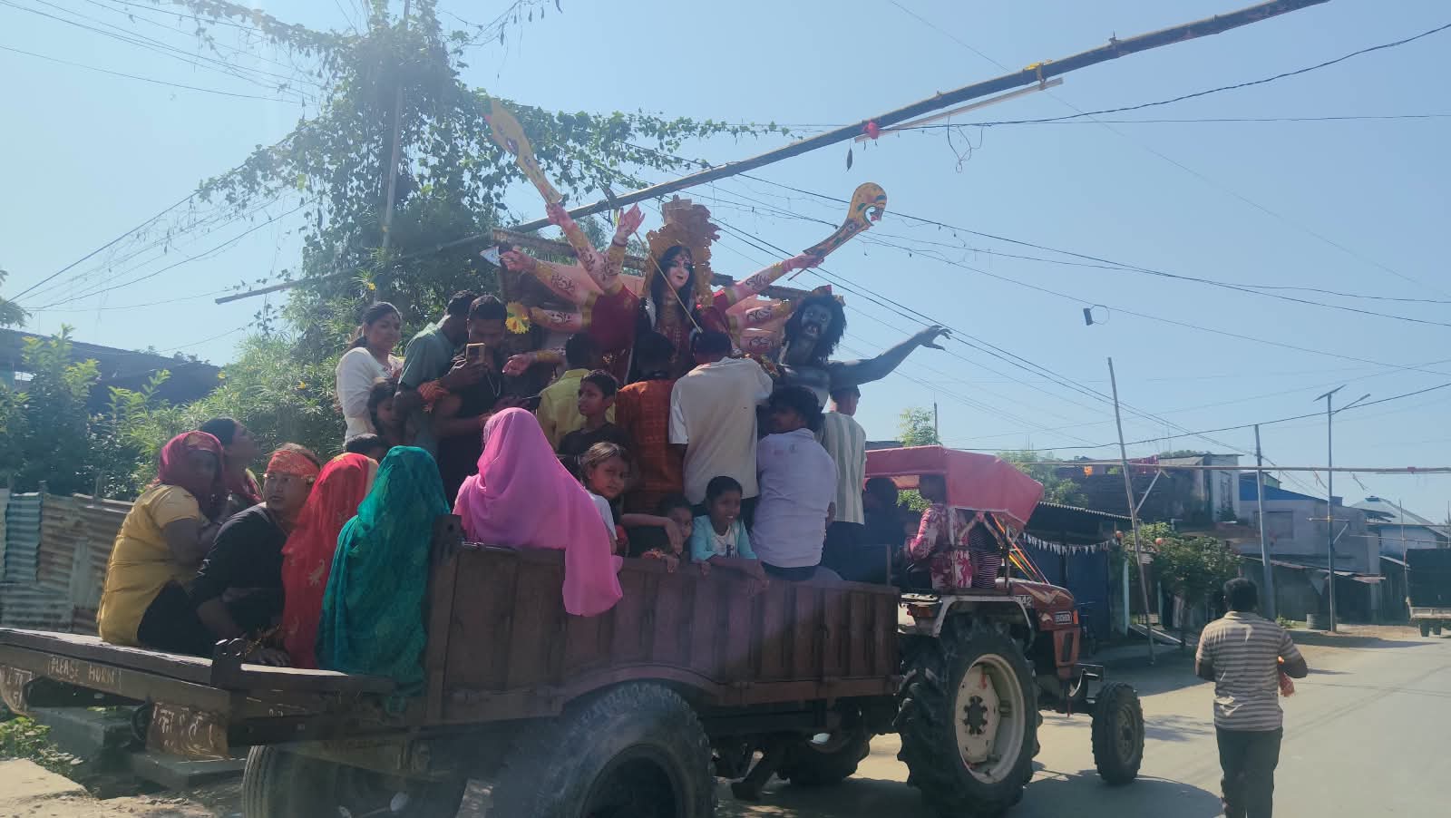 <span class='c1'>कलात्मक मूर्ति विसर्जनमा</span> <span class='c2'>भक्तजनको उत्साहजनक सहभागिता</span>